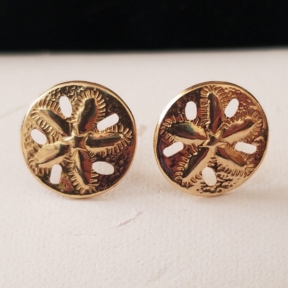14K Gold Sand Dollar Earrings